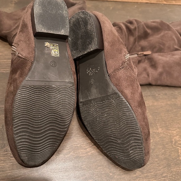 Brown boots - Picture 3 of 8